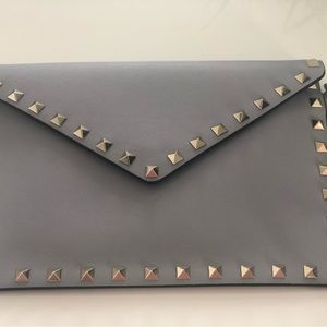 Only used twice, left in bag entire time. Purchased from Ssense.